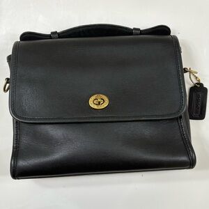 Vintage COACH Court Black Leather Crossbody Shoulder Bag